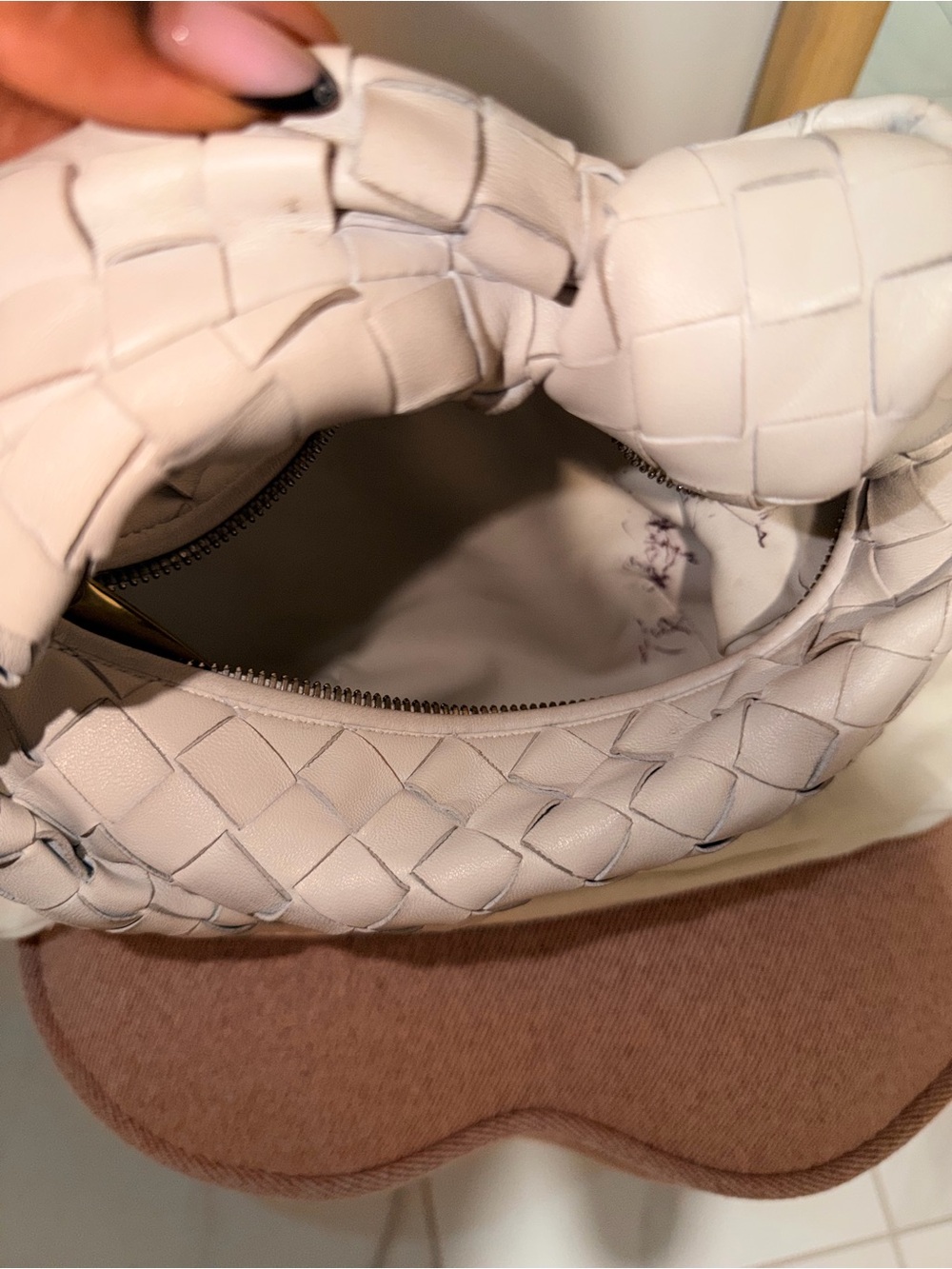 Bottega Veneta Cream Intrecciato Jodie Shoulder Bag - Picture 9 of 9